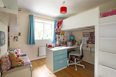 64 Honeysuckle Close, Badger Farm, Winchester, SO22 4QQ