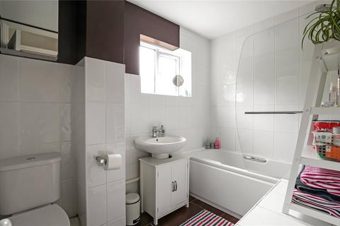 64 Honeysuckle Close, Badger Farm, Winchester, SO22 4QQ