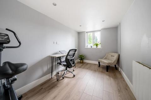 2 bedroom maisonette for sale, High Wycombe,  Buckinghamshire,  HP11