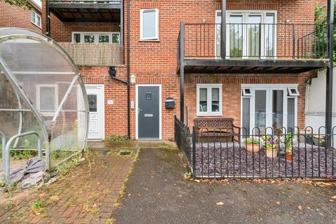 2 bedroom maisonette for sale, High Wycombe,  Buckinghamshire,  HP11