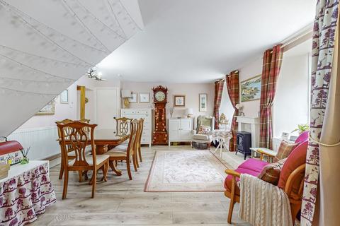 12 Hamilton Road, Strathaven, ML10 6JA
