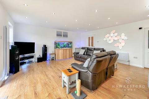 31 Playstool Road, Newington, Sittingbourne, ME9 7NE