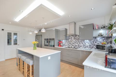 31 Playstool Road, Newington, Sittingbourne, ME9 7NE