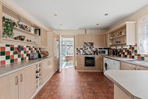 5 Arcadia Crescent, Skegness, PE25 3JE