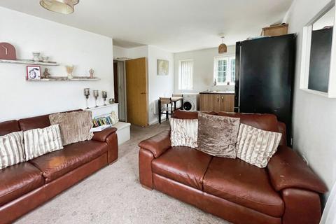 2 bedroom flat for sale, Brathey Place, Radcliffe, Manchester, M26