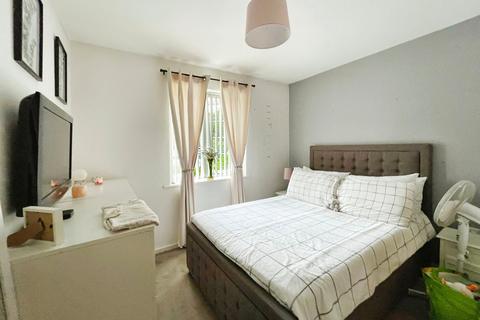 2 bedroom flat for sale, Brathey Place, Radcliffe, Manchester, M26