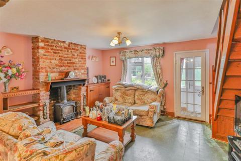 2 bedroom cottage for sale, Upper Street, Layham, IP7