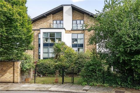 undefined, Meadowcourt Road, London