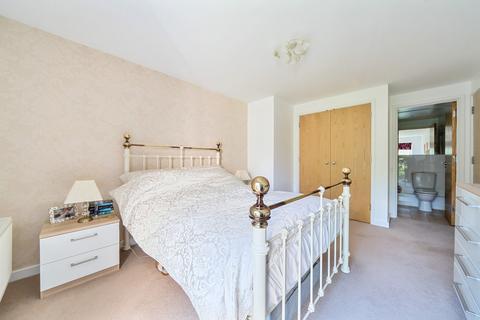 undefined, Meadowcourt Road, London