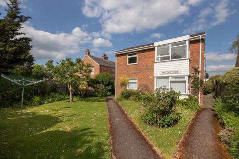 2 bedroom flat for sale, Orchard Avenue, Chichester PO19