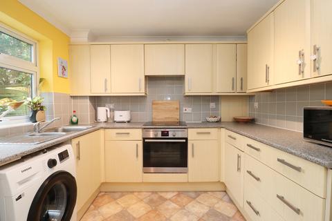 2 bedroom flat for sale, Orchard Avenue, Chichester PO19