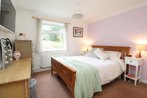 2 bedroom flat for sale, Orchard Avenue, Chichester PO19