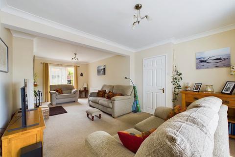 4 bedroom semi-detached house for sale, Randwick Road, Tuffley, Gloucester, Gloucestershire, GL4
