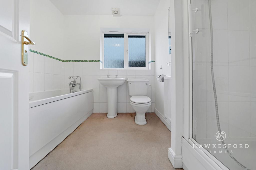 Lorimar Court, Sittingbourne - Bathroom