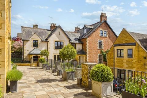 2 bedroom apartment for sale, Newlands Court, Evesham Road, Stow-on-the-Wold, Gloucestershire, GL54