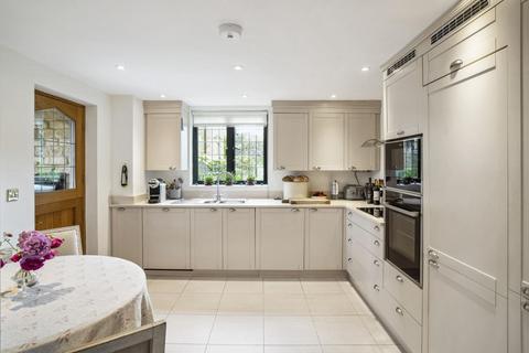 2 bedroom retirement property for sale, Newlands Court, Evesham Road, Stow-on-the-Wold, Gloucestershire, GL54