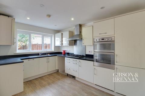 4 bedroom semi-detached house for sale, Montague Street, Basildon, SS14