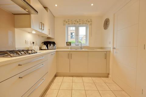 2 bedroom terraced house for sale, Kilnwood Avenue, Burgess Hill, RH15