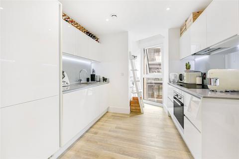 2 bedroom apartment to rent, Hyde Lane, London, SW11