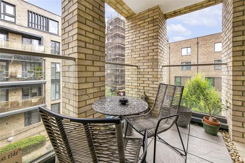 2 bedroom apartment to rent, Hyde Lane, London, SW11