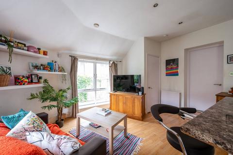 1 bedroom flat to rent, Gwendolen Avenue, Putney, London, SW15