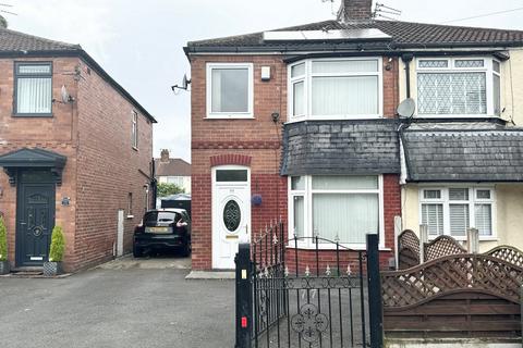 3 bedroom semi-detached house to rent, Lewis Road, Droylesdon, M43