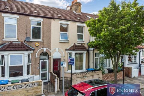 2 bedroom house for sale, Kimberley Road, London, N18