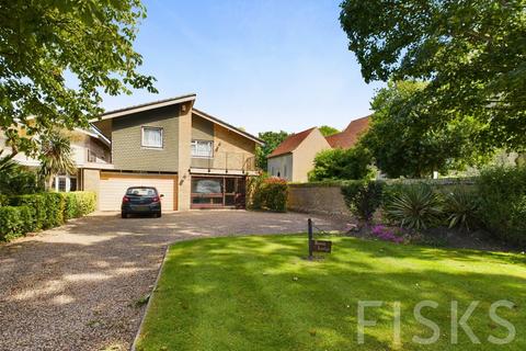 4 bedroom detached house for sale, Common Road, Southend-on-sea, SS3