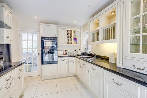 4 bedroom detached house for sale, Fernlea Road, Benfleet, SS7