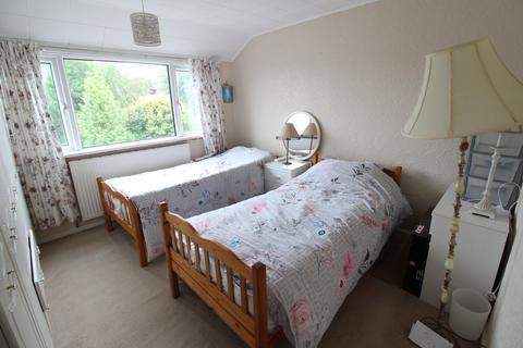 38 Wheathead Crescent, Keighley, BD22 6LX