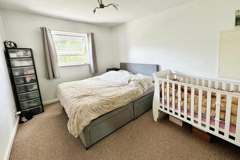 104 Beaconsfield, Brookside, Telford, TF3 1NH