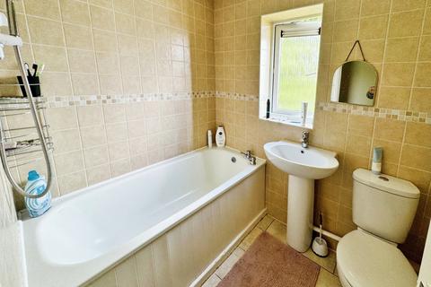 104 Beaconsfield, Brookside, Telford, TF3 1NH