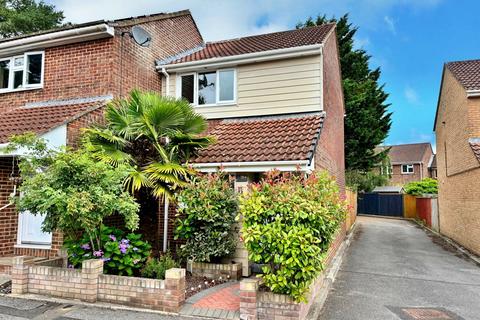 2 bedroom end of terrace house for sale, Viscount Walk, Bournemouth BH11
