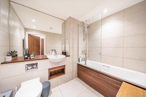 2 bedroom flat for sale, District Court, 26 Commercial Road, London, E1