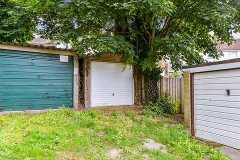 16 Brookfield Road, Dover, CT16 2AU