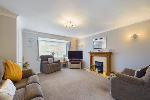 11 Low Fold Close, Worcester, WR2 5UE