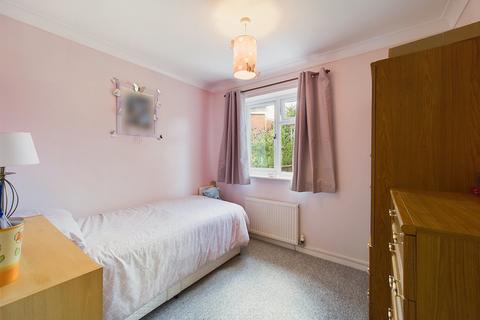 11 Low Fold Close, Worcester, WR2 5UE