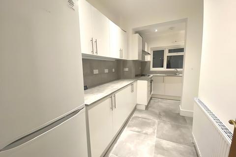 3 bedroom terraced house to rent, Ipswich Road, Tooting, SW17