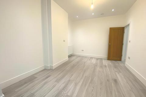 3 bedroom terraced house to rent, Ipswich Road, Tooting, SW17