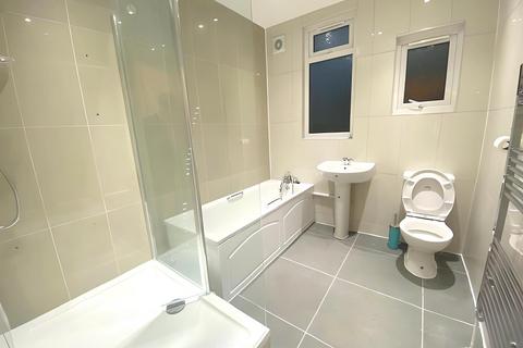3 bedroom terraced house to rent, Ipswich Road, Tooting, SW17