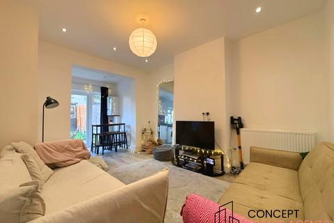 3 bedroom terraced house to rent, Ipswich Road, Tooting, SW17
