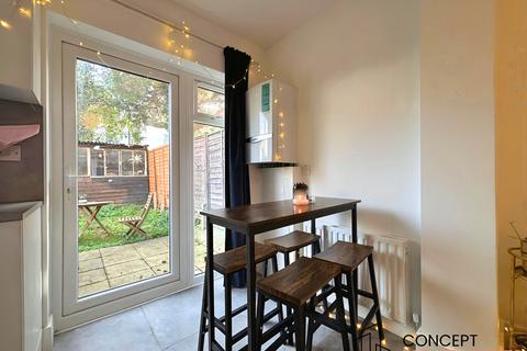 3 bedroom terraced house to rent, Ipswich Road, Tooting, SW17