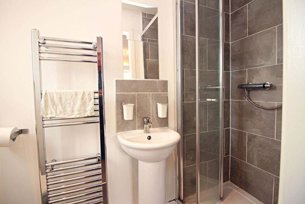 Ensuite Shower