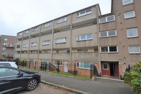 3 bedroom flat to rent, Northfield Drive, Edinburgh, EH8