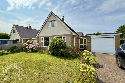 3 bedroom bungalow for sale, Heyhouses Lane, Lytham St Annes, FY8 3RG