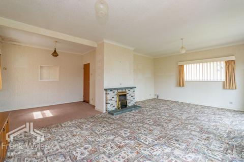 3 bedroom bungalow for sale, Heyhouses Lane, Lytham St Annes, FY8 3RG