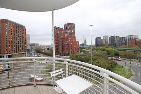 2 bedroom apartment to rent, Switch House, 4 Blackwall Way, Canary Wharf E14