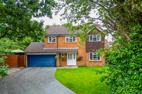 4 Bunyan Close, Tring, HP23 5PS