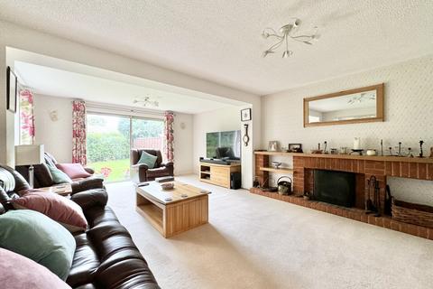 4 Bunyan Close, Tring, HP23 5PS