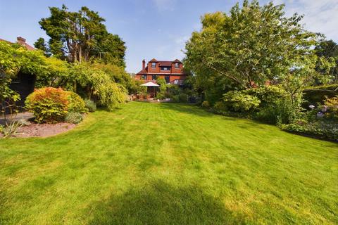 5 bedroom detached house for sale, First Avenue, Worthing BN14